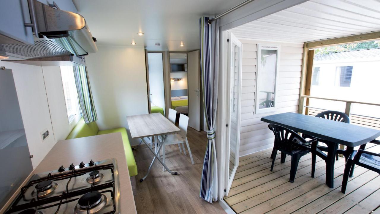 Club Vacances Bleues Domaine De Chateau Laval Греу-ле-Бэн Экстерьер фото