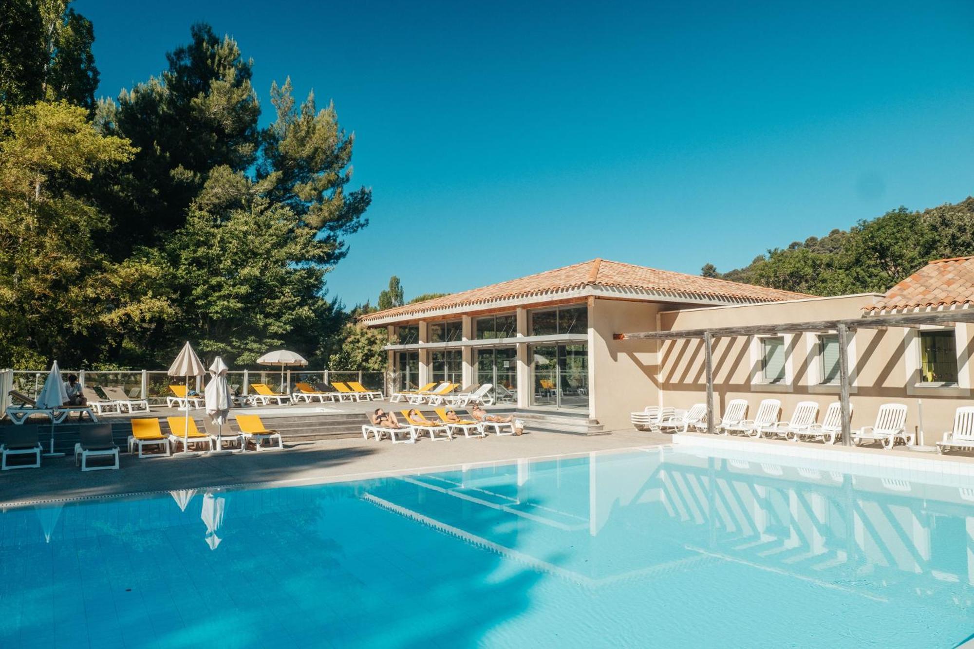 Club Vacances Bleues Domaine De Chateau Laval Греу-ле-Бэн Экстерьер фото