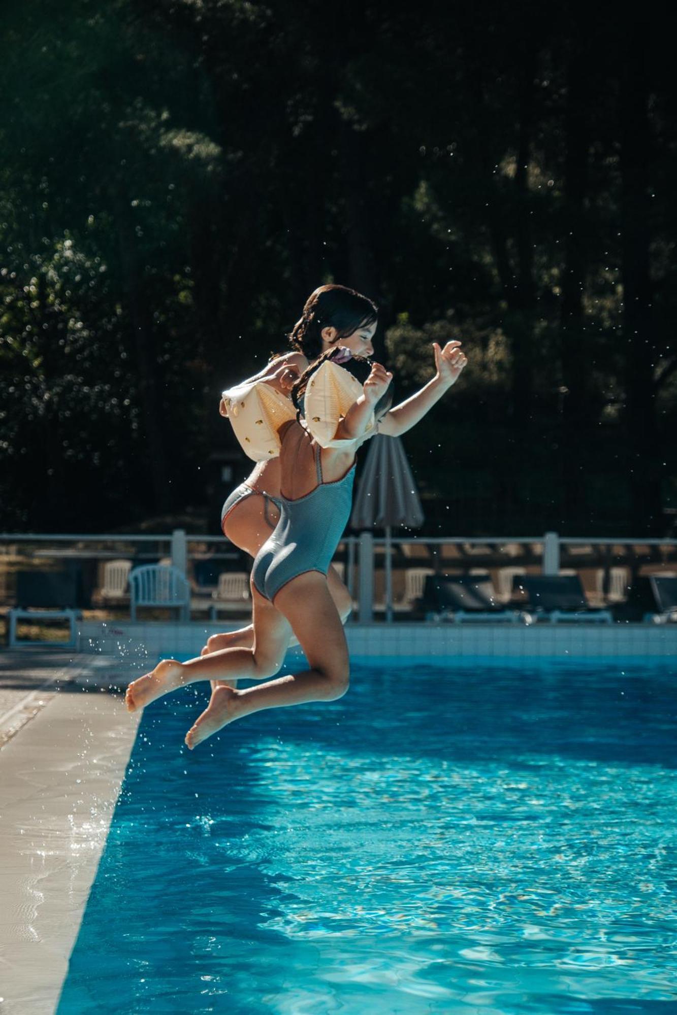 Club Vacances Bleues Domaine De Chateau Laval Греу-ле-Бэн Экстерьер фото