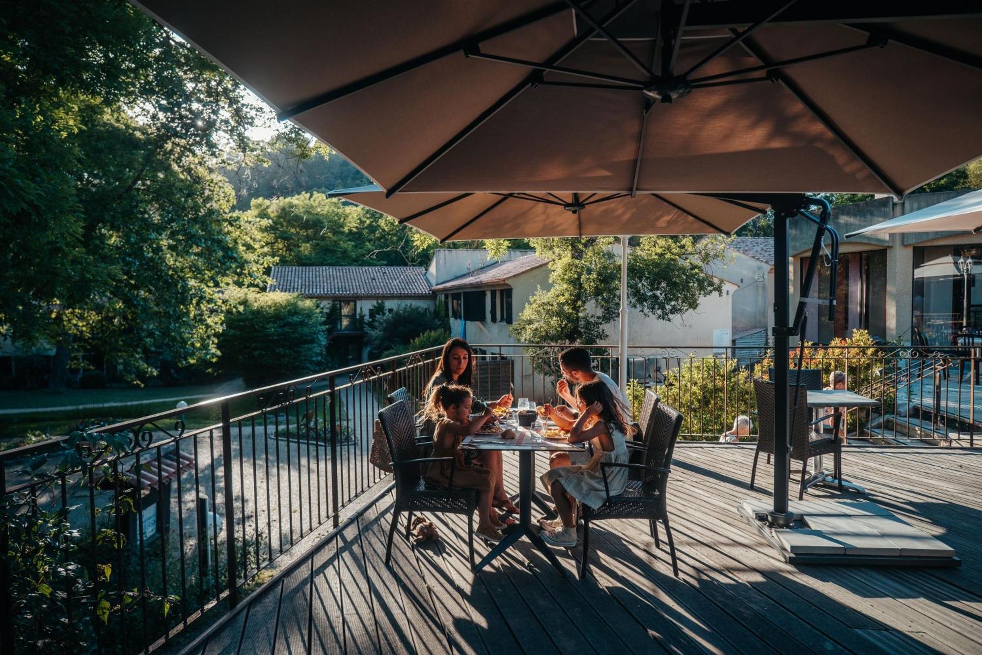 Club Vacances Bleues Domaine De Chateau Laval Греу-ле-Бэн Экстерьер фото