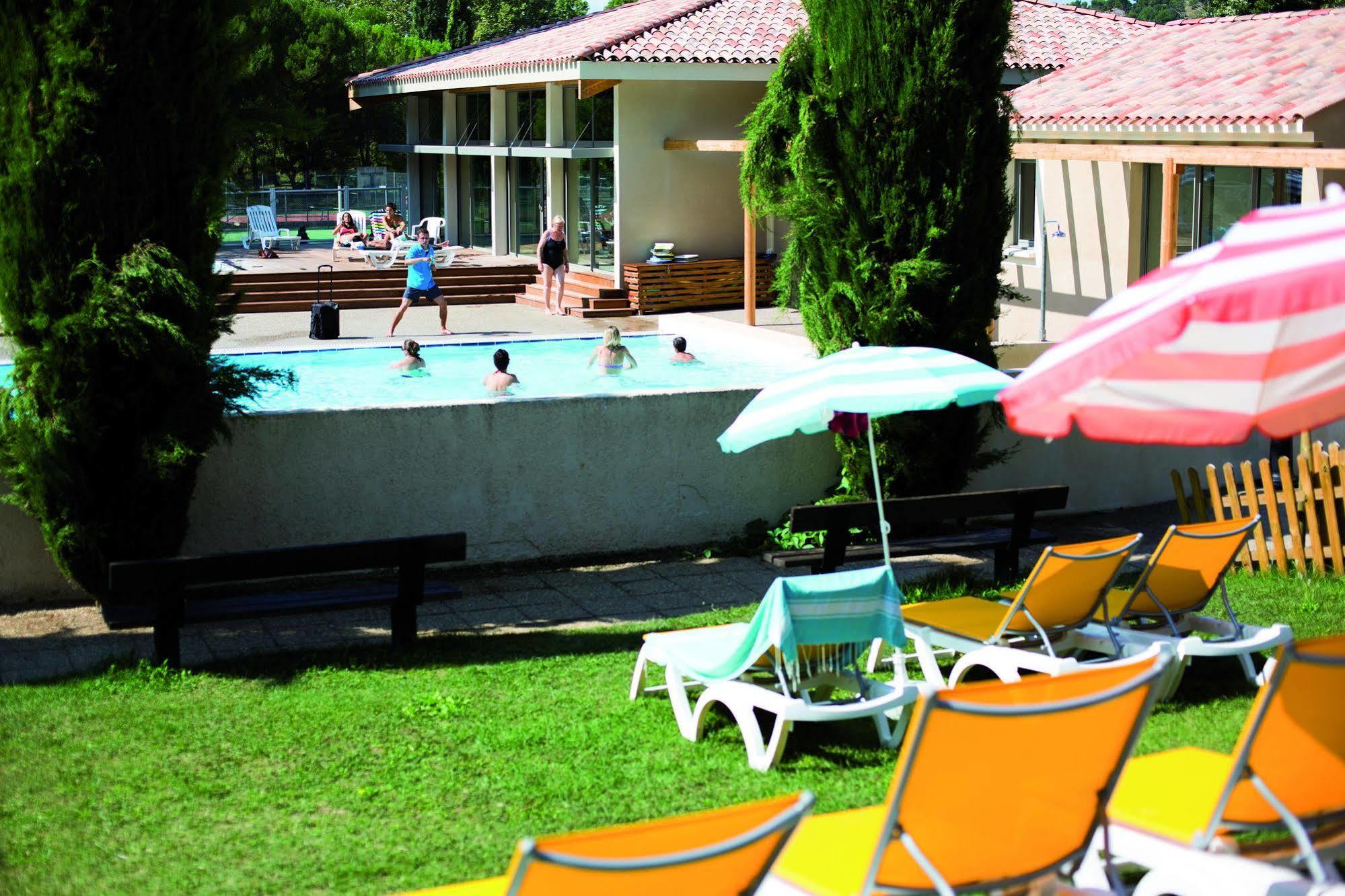 Club Vacances Bleues Domaine De Chateau Laval Греу-ле-Бэн Экстерьер фото